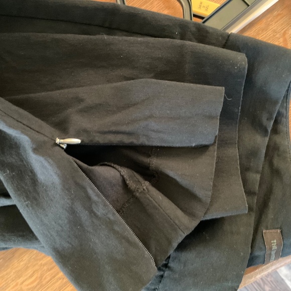 The Limited Exact Stretch Pants in Black - Picture 8 of 8